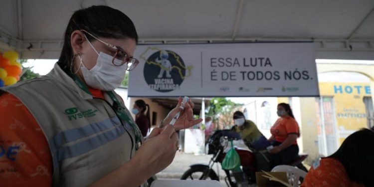 Em Itapiranga, primeiro vacinado pelo mutirão vai começar faculdade após imunização