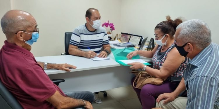 Rosivaldo Cordovil mantém atendimento no gabinete parlamentar durante recesso do plenário