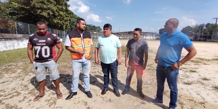 Prefeitura revitaliza iluminação do Campo André Araújo, a pedido do vereador David Reis