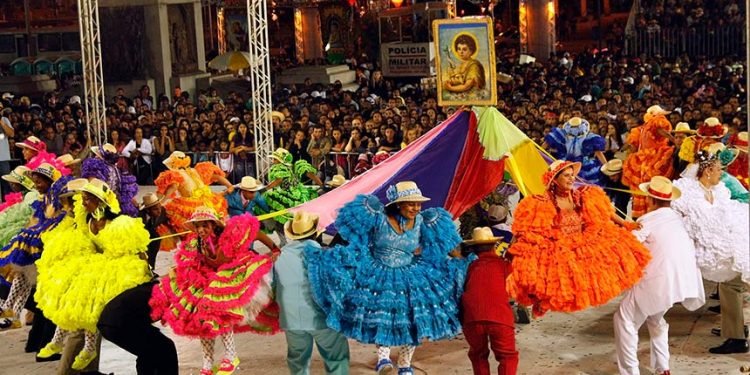 Senado homenageia quadrilheiro junino em sessão especial