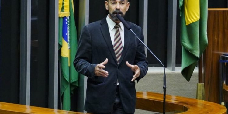 Comissão aprova projeto que exige manifestação do Ministério Público para fechamento de escolas rurais