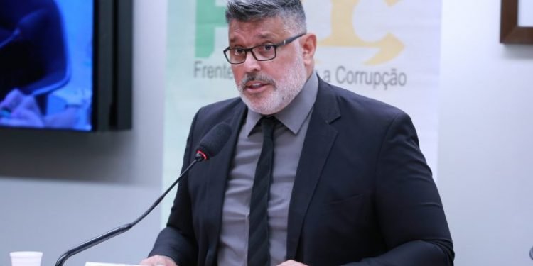 Projeto define piso de R$ 22 mil para indenizar jornalista por dano moral no exercício da profissão