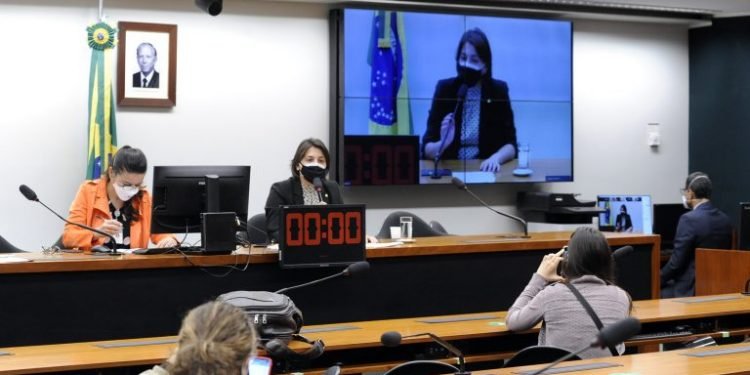 Comissão debate criação de rede nacional de participação legislativa; acompanhe