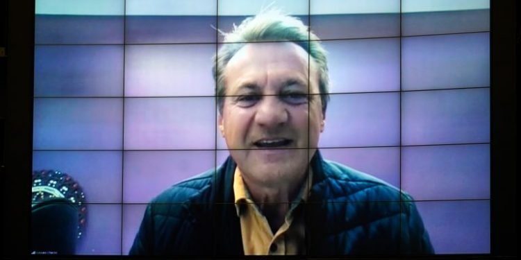 Câmara aprova projeto que autoriza importação de insumos médicos por meio de agência da OMS; acompanhe