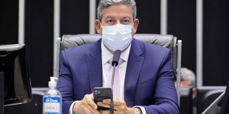 Lira anuncia que lucros de pequenas empresas continuarão isentos