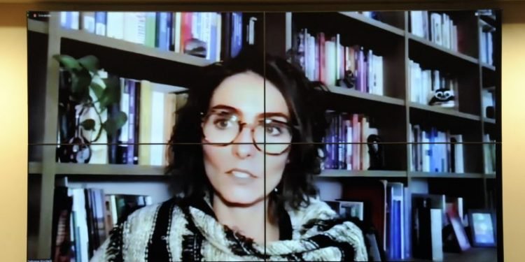 Debatedores defendem imposto maior para tabaco e bebidas adoçadas