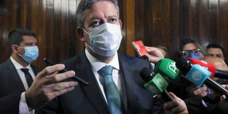 “A institucionalidade do Brasil não será posta em risco”, afirma Arthur Lira