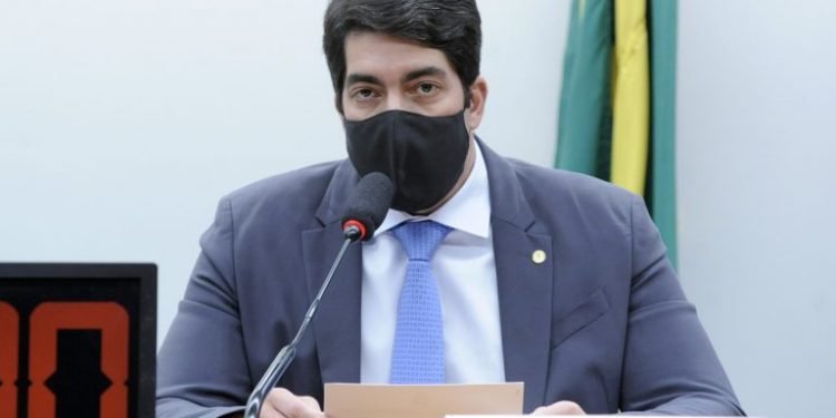 Comissão aprova projeto que adia e prevê o parcelamento de tributos para microempresas na pandemia