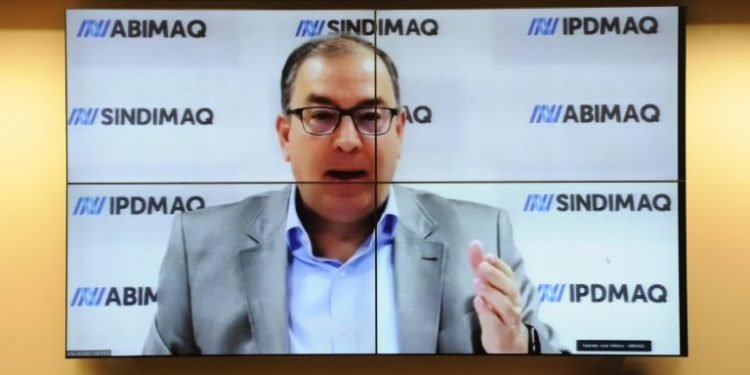 Setor de máquinas e equipamentos critica redução no Imposto de Importação