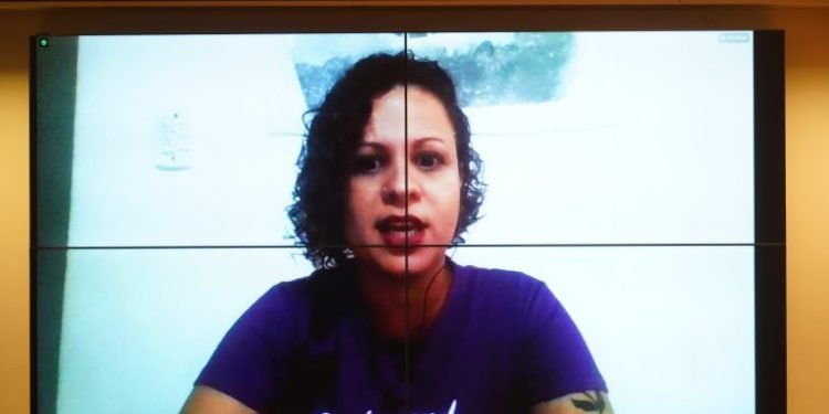 Portaria que incorpora implante contraceptivo ao SUS recebe críticas em audiência