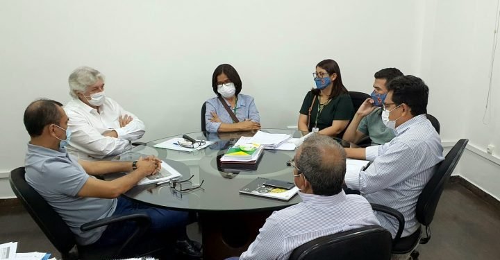 Prefeitura discute revitalização da praça e de terminal de ônibus da Matriz dentro do ‘Nosso Centro’