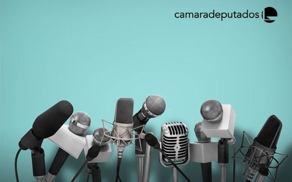 Deputados analisam projeto que proíbe despejos até o fim de 2021; acompanhe