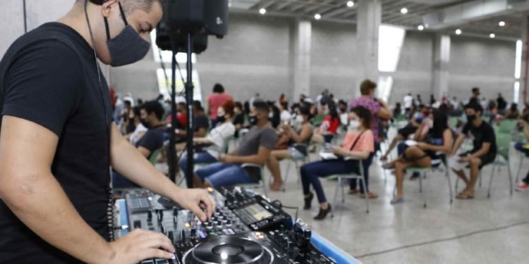 Maternidades promovem ‘festa’ da vacina na Arena da Amazônia