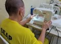 Internos aproveitam novas chances trabalhando e aprendendo na Fábrica de Corte e Costura do Ipat