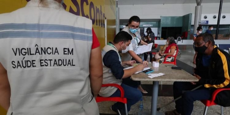 Operação já testou 2,8 mil passageiros para detecção de Covid-19 no aeroporto e porto de Manaus
