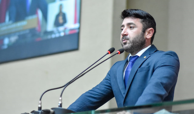 Deputado Carlinhos Bessa destaca 20 anos do Cest-UEA no município de Tefé