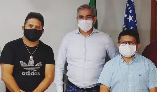 Sinésio Campos e prefeito Sabugo articulam recapeamento da comunidade de Itapeaçu, em Urucurituba