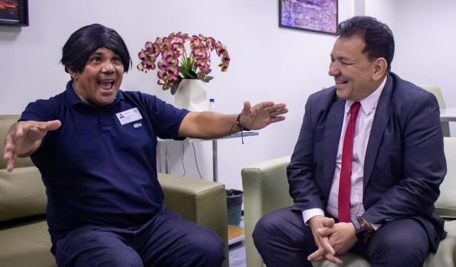 Deputado Tony Medeiros recebe a visita do humorista Sandro Almeida
