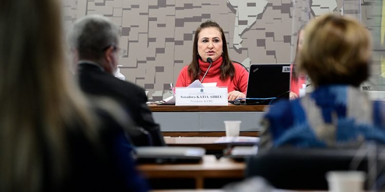 CRE debate turismo gastronômico e promove degustação e mostra de artesanato