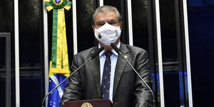 Projeto que facilita quebra de patente para produzir vacina vai a sanção