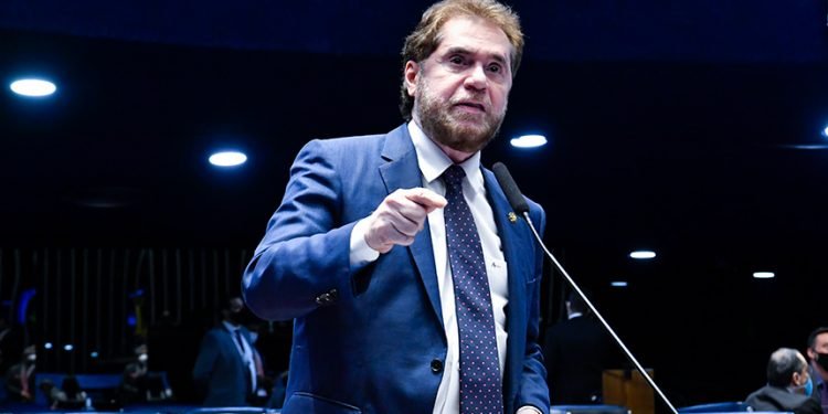 Aprovado projeto que dá novo nome ao aeroporto de Tefé (AM)