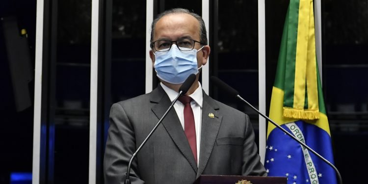 Jorginho cobra votação de projetos que podem beneficiar empreendedores