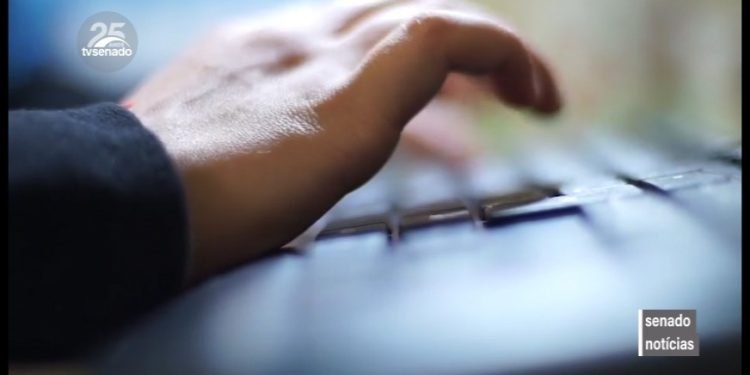 Vídeo: Leilão do 5G deve ocorrer em outubro, afirmam especialistas à CDR