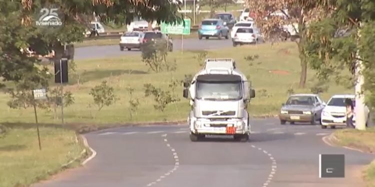 Vídeo: Vai à sanção projeto de cobrança de ISS sobre rastreamento de veículos, cargas e pessoas