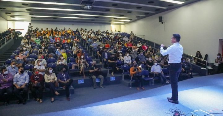 Prefeitura pagará R$ 1,3 milhão em gratificações para mais de 165 servidores da Semed  