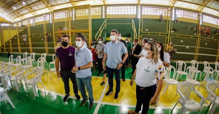 David Almeida entrega “Bergão” revitalizado e anuncia reforma das minivilas olímpicas do Santo Antônio e do Santa Etelvina