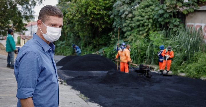 Prefeitura atua na implantação de mais de 1 quilômetro de drenagem superficial no João Paulo II