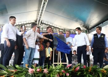 Vereadores destacam importância de políticas habitacionais durante entrega de residencial