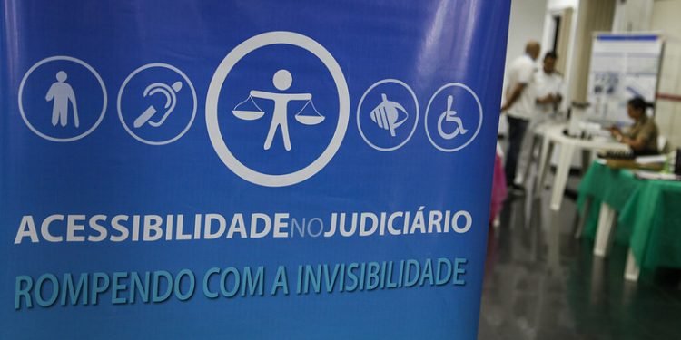 Comissão de Acessibilidade e Inclusão do TJAM inicia campanha para divulgar legislação que prevê condições especiais de trabalho para servidores com deficiência ou com dependentes nessa condição