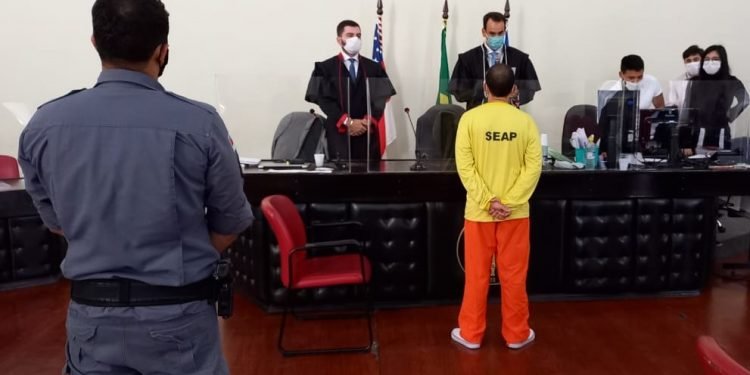 Feminicídio – Homem acusado de matar a esposa a facadas é condenado a 18 anos de prisão