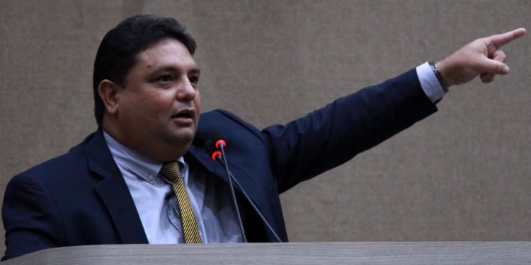 Caio André faz ‘vaquinha’ para ajudar motorista que evitou assalto no Dom Pedro