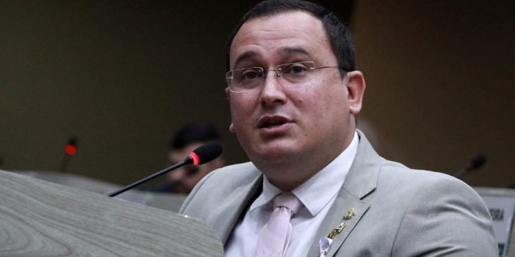 Raiff Matos cobra da Ageman solução definitiva para o serviço de estacionamento Zona Azul