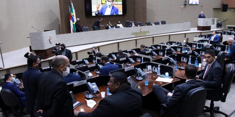 Capacitação de motorista, concurso da Semsa e vacinação são destaques em sessão da Câmara