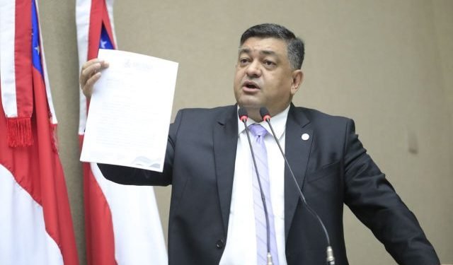 Dermilson Chagas denuncia superfaturamento na compra de condicionadores de ar para o Hospital João Lúcio