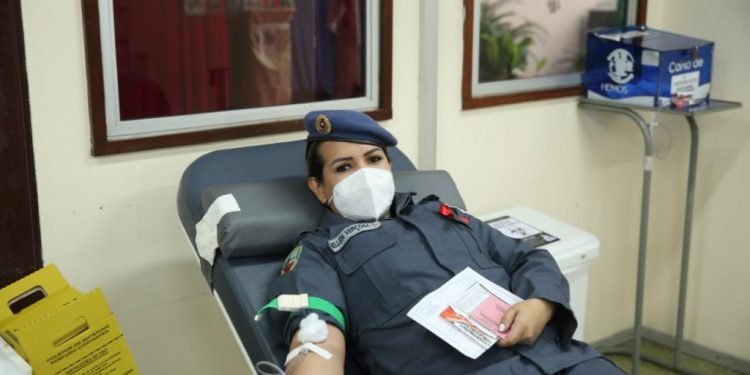 Com mais de 300 doações, PM se torna terceira instituição com maior número de doadores de sangue do AM