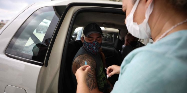 Vacina Amazonas: 70 mil pessoas já receberam doses contra a Covid-19 no viradão de imunização