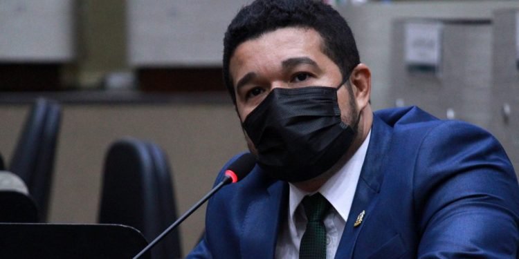 Vereador Fransuá quer proibir consumo de bebida alcoólica no transporte coletivo