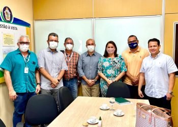 Professora Jacqueline discute com secretários cobrança irregular de IPTU na zona rural