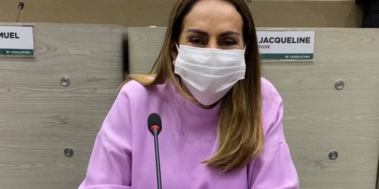 Glória Carrate propõe Semana para tratar transtorno de ansiedade nas escolas do município