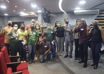 Professora Jacqueline diz que construção de aterro sanitário vai poluir Igarapé do Leão