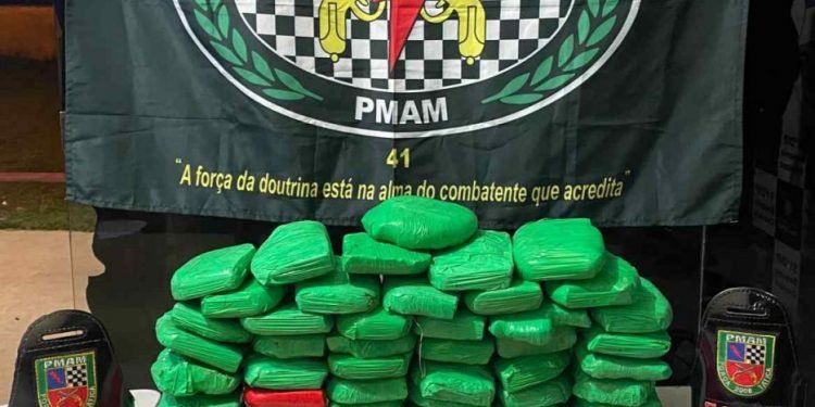 Em 15 dias, Força Tática apreende quase 300 quilos de entorpecentes e retira 25 armas de fogo de circulação