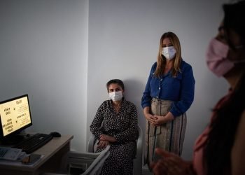 Servidores do 1.º Juizado Maria da Penha participam de palestra sobre atendimento humanizado à mulher e prevenção à violência institucional