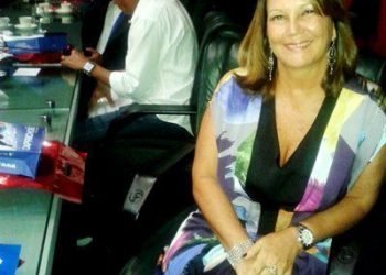 100 anos dos Bumbás: Promotora de Justiça participa de homenagem na ALE