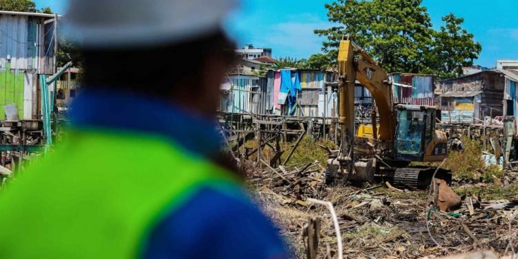 Intervenção do Prosamin+ no Igarapé do 40 é retomada após cheia histórica do rio Negro