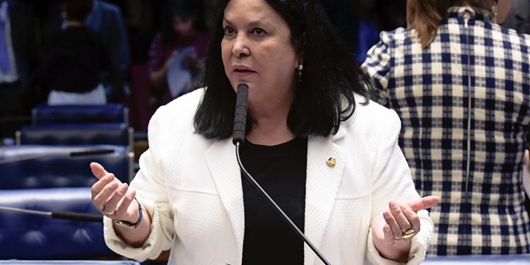 CAE pode votar na terça fim da tarifa mínima em contas de água, luz e telefone