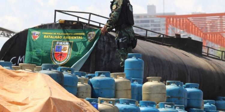 Batalhão Ambiental apreende carga ilegal com mais de cinco mil botijões de gás